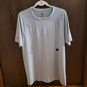 Nwot Under Armour Rush tee size Xl gray with black dri fit